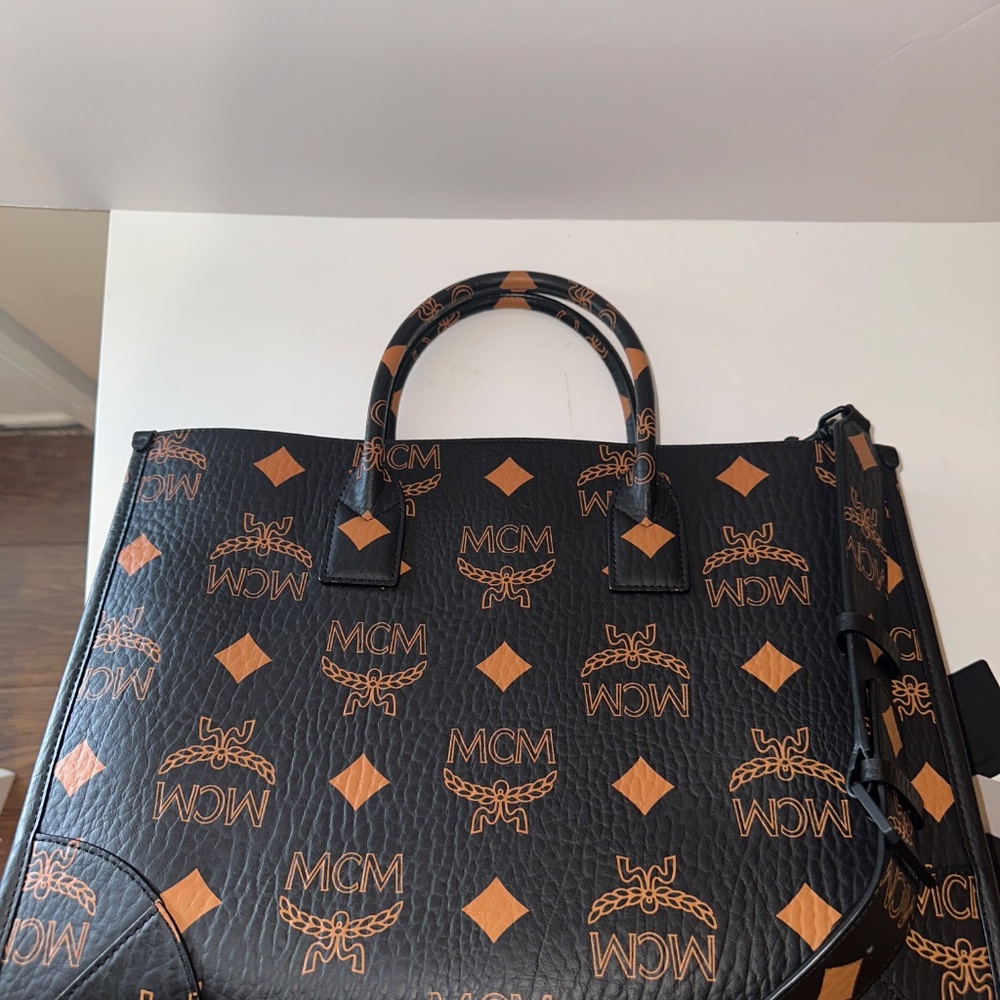 MCM large Munchen Large Visetos Tote Bag - Picture 9 of 14